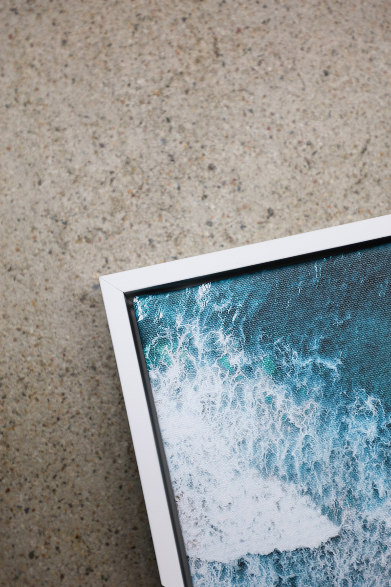 FloatFramedCanvasWhite-Beach03_web