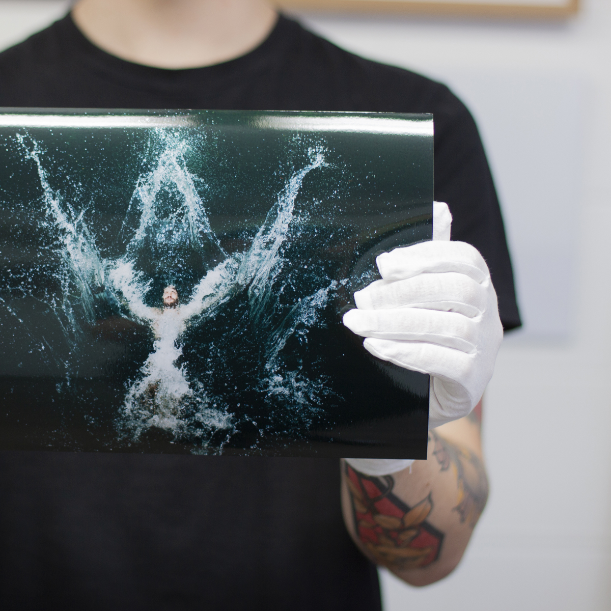 Holding-Image-05_websq